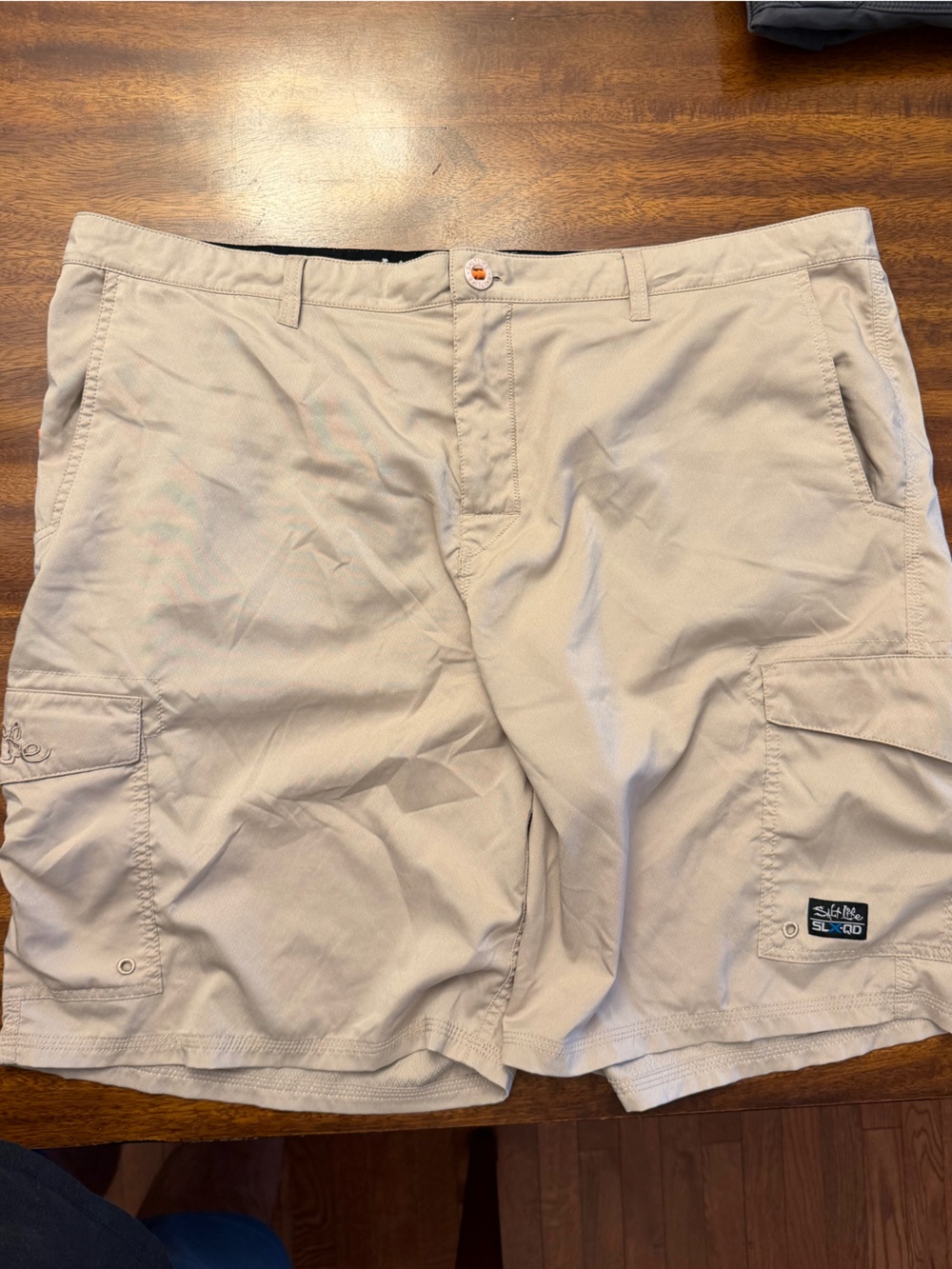 Salt Life Men’s Light Khaki Cargo Shorts size 42